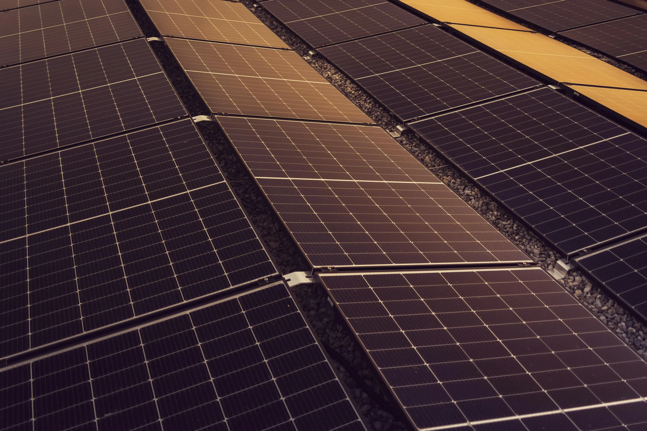 Complete Guide to Solar Plates in Pakistan for Home & Business